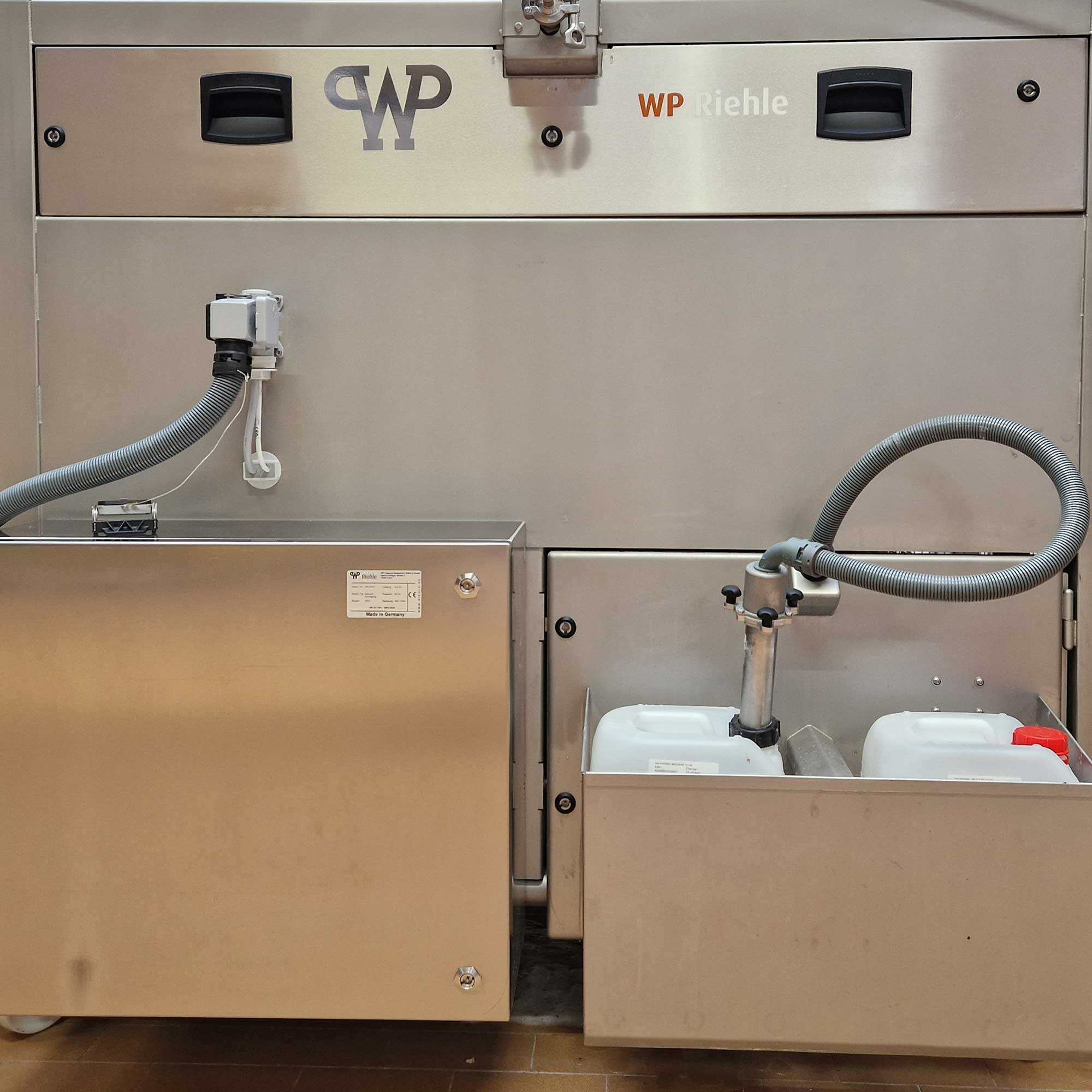 Modular lye application machine with automatic lye tank refilling Modular lye application machine with automatic lye tank refilling