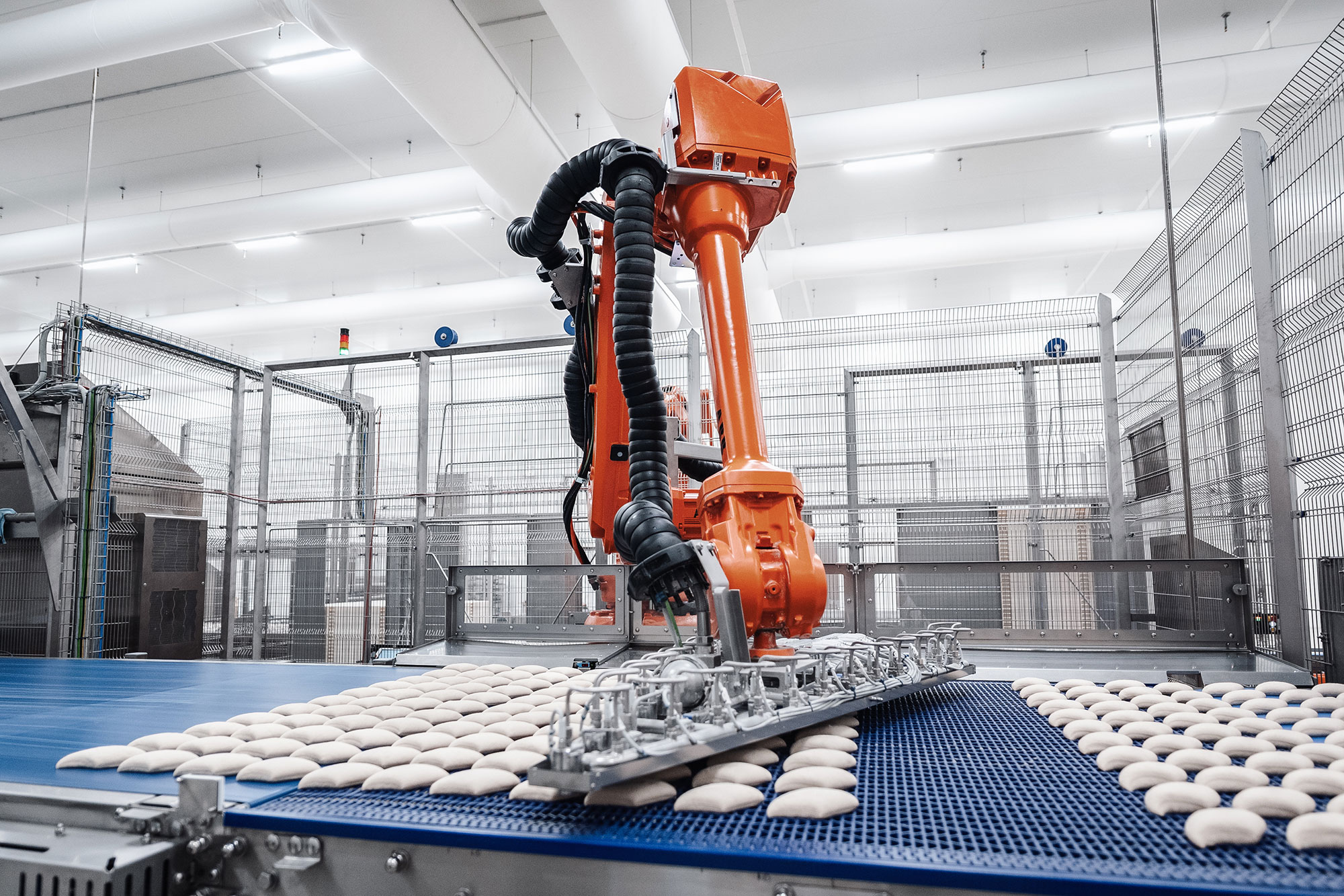 Einschneiden von Teiglingen mittels Wasserstrahl-Schneidetechnik