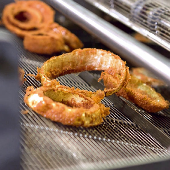 Zwiebelringe frittieren